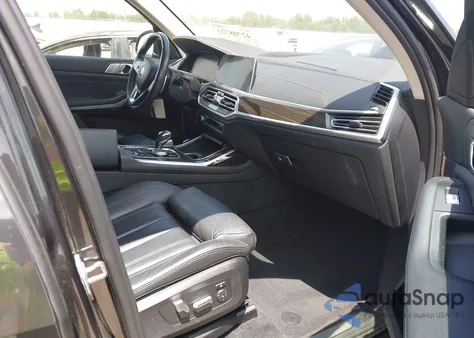 2021 BMW X7 xDrive40I z USA, uszkodzony, nr VIN 5UXCW2C01M9F66058